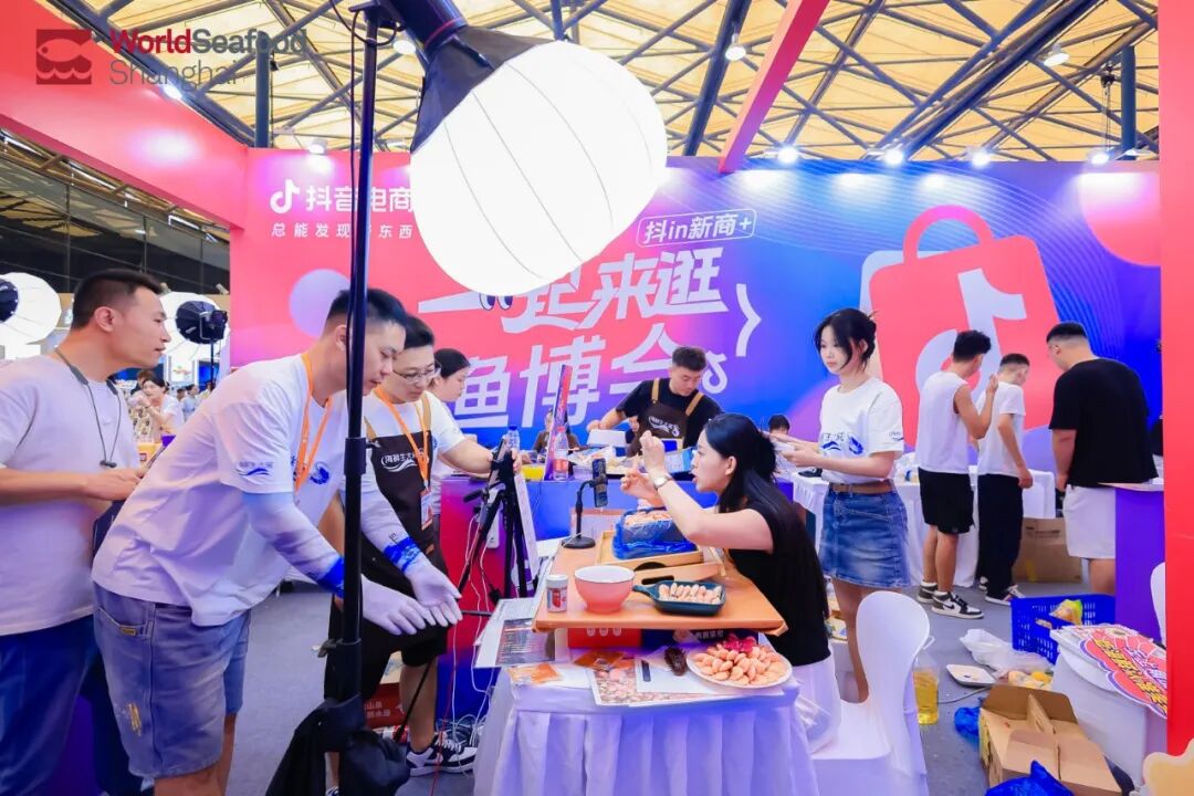 临近元旦，你家的跨年团圆饭C位，是不是被它“预制”了？(图14)