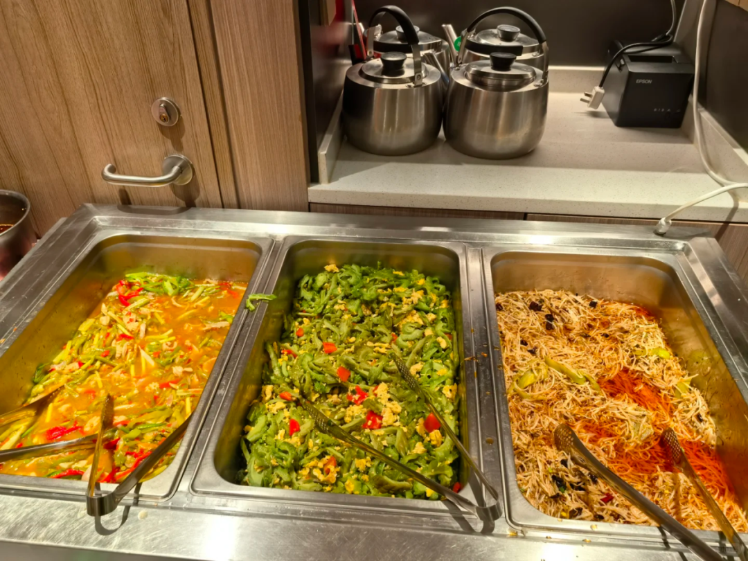 一盘螃蟹15块,海底捞大排档能否改写海鲜火锅市场?(图15) 一盘螃蟹15块,海底捞大排档能否改写海鲜火锅市场?(图15)