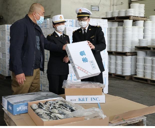 Dalian Customs Takes Measures to Support Aquatic Product Processing Trade(图1)